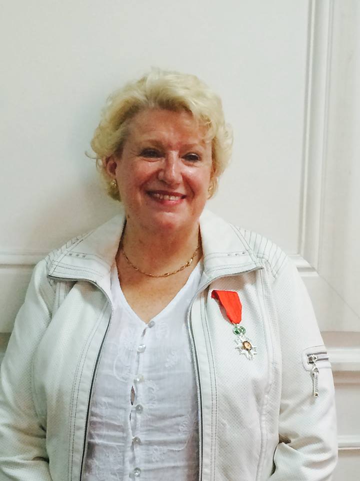 Danièle Huet-Kouo décorée de la Légion d'honneur